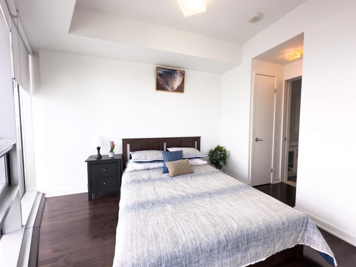 Luxury 2 Bedrooms With Lakeview Cn Tower Entertainment District Rogers Centre トロント エクステリア 写真